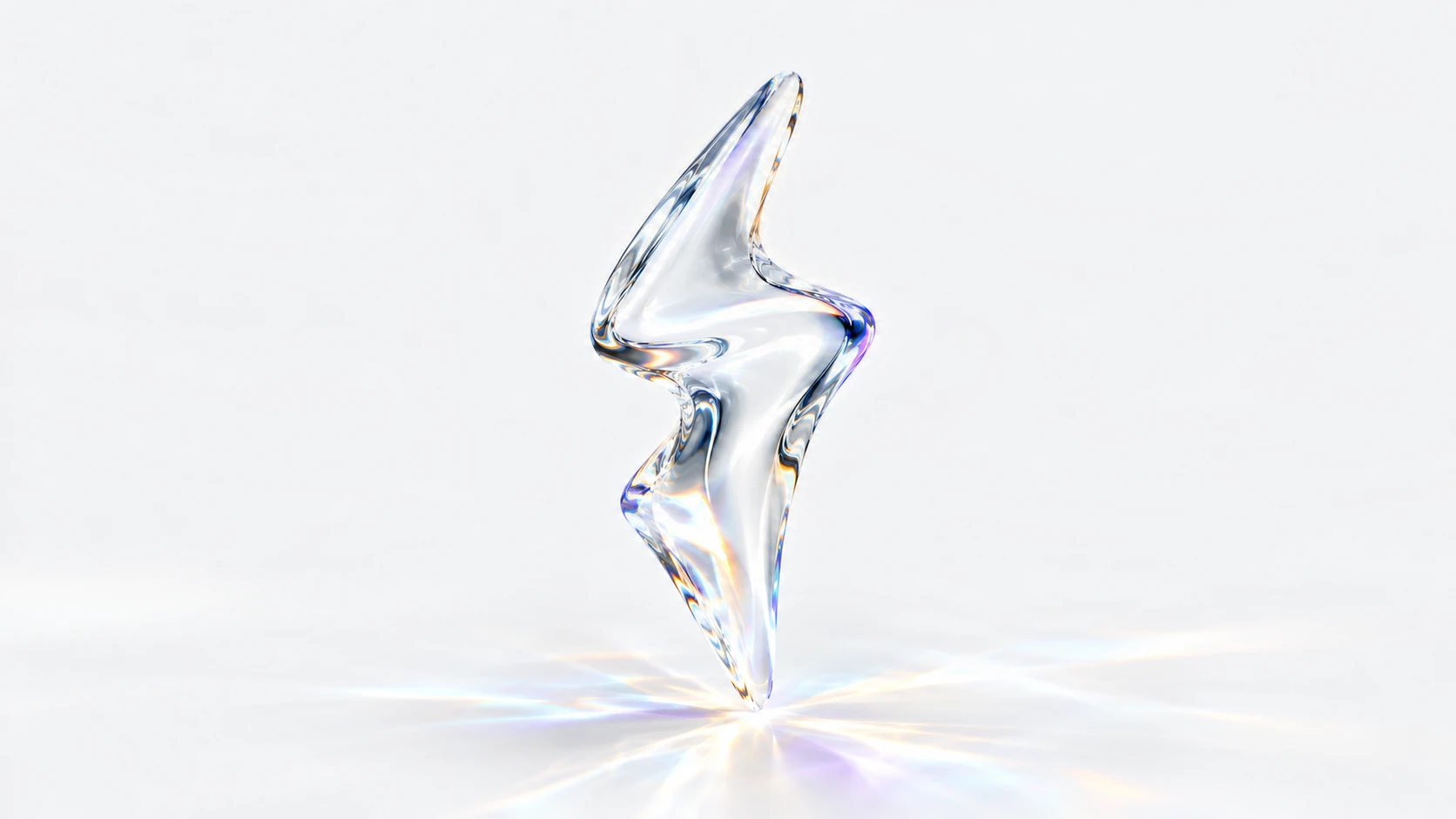 Éclair sculpté dans un verre optique, dont la lumière se diffracte au sol.